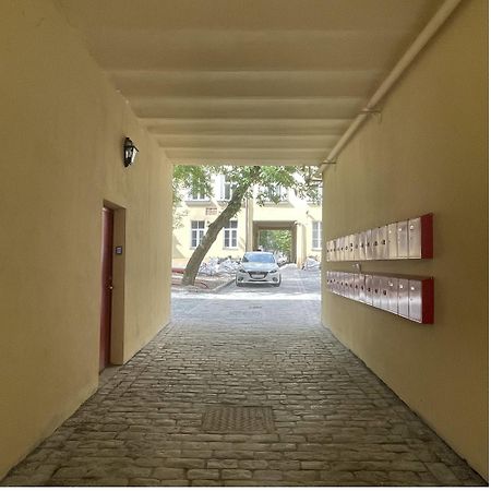 Modern Vilnius Old Town Apartment With Free Parking Экстерьер фото