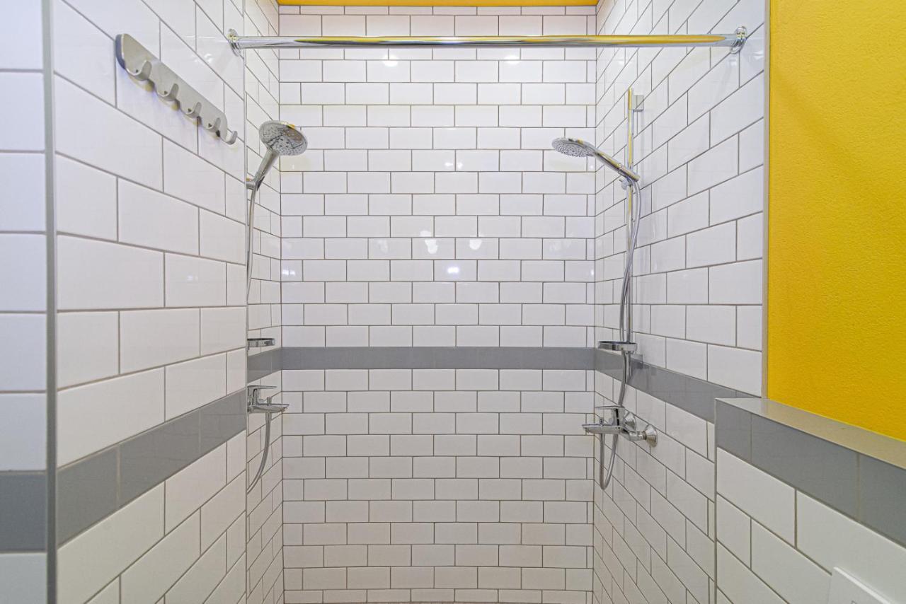 Modern Vilnius Old Town Apartment With Free Parking Экстерьер фото